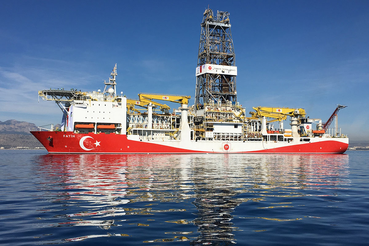 Turecki statek wiertniczy Fatih