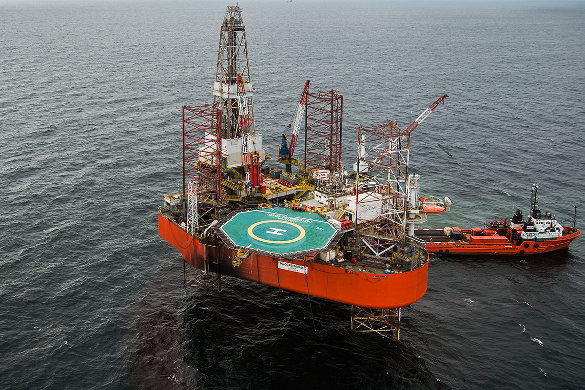 Platforma i serwisowiec offshore Lotos Petrobaltic
