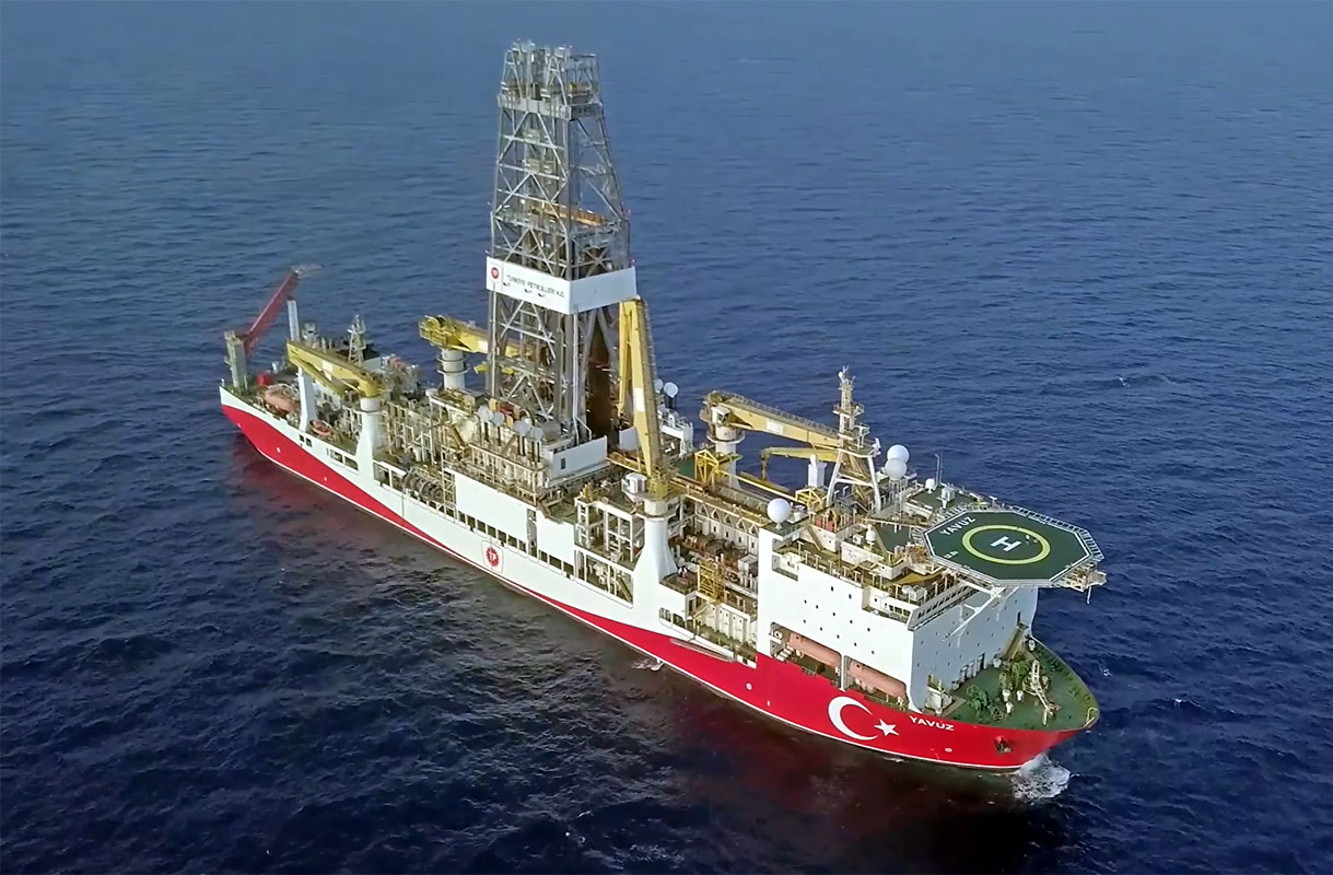 Statek wiertniczy Yavuz należący do tureckiego państwowego koncernu energetycznego Türkiye Petrolleri A.O.