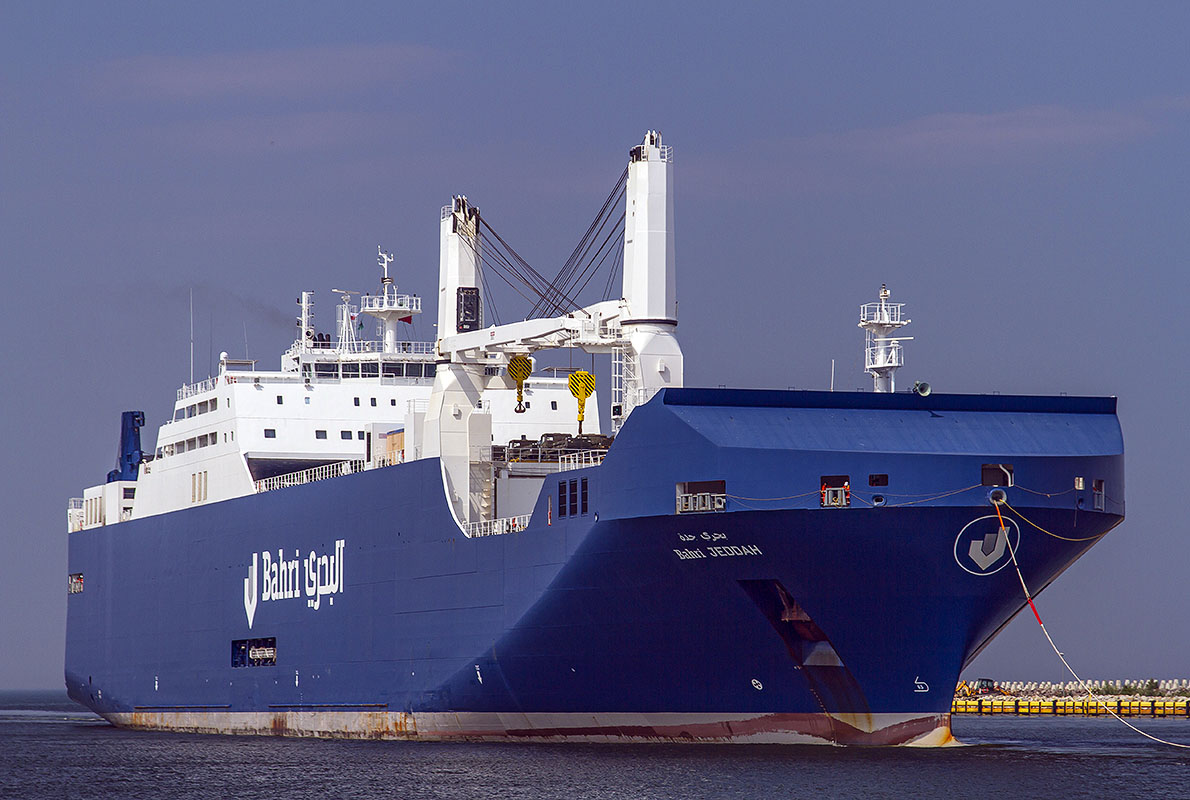 Statek ro-ro Bahri Jeddah w trakcie pierwszego wejścia do portu Gdańsk