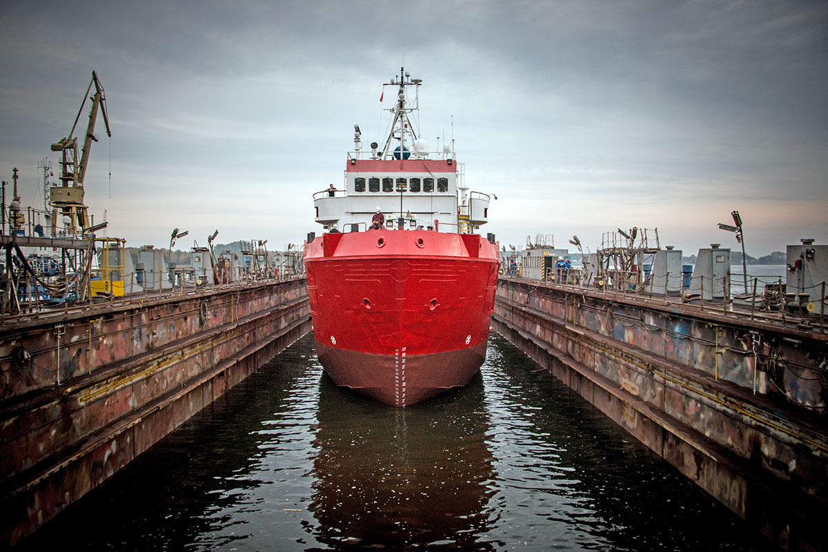 Sea-Eye 4 (ex Wind Express) w doku stoczni MSR Gryfia w Świnoujściu