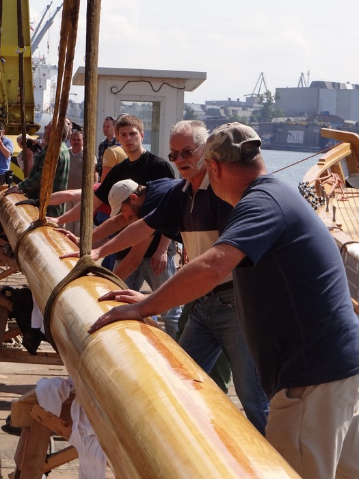 Maszt przed zamontowaniem