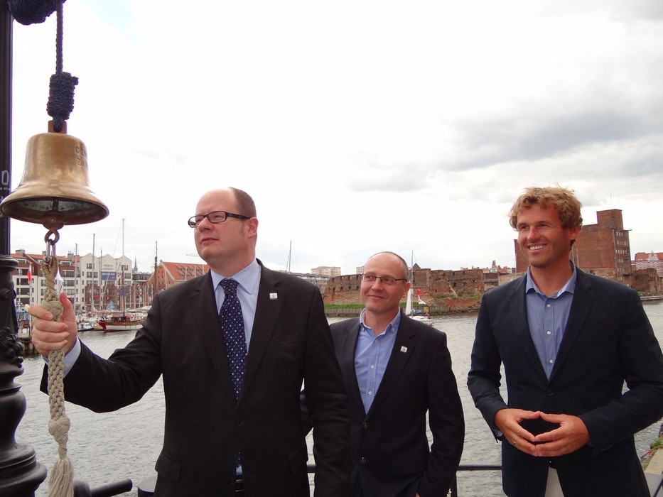 Szklanki wybite, można ruszać Szklanki wybite, można ruszać