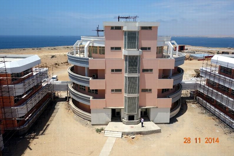 Zabudowania uczelni morskiej w Namibe - stan w listopadzie 2014