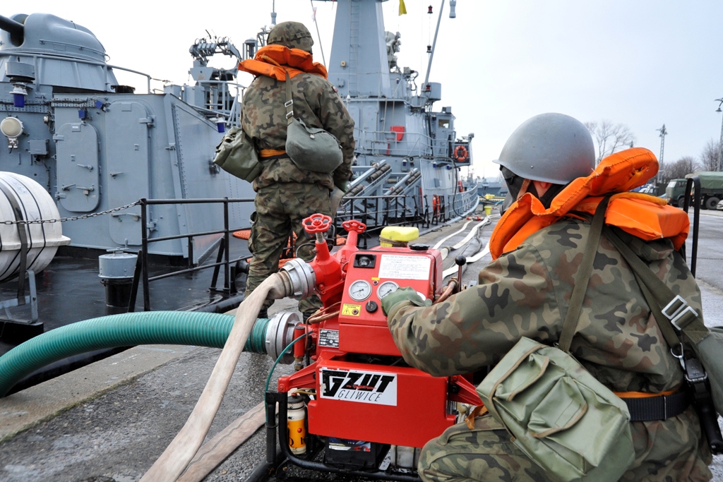 Ćwiczenia na ORP Piorun