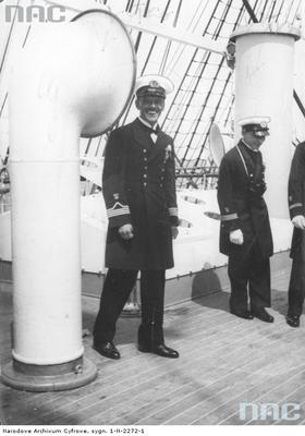 Kapitan Konstanty Maciejewicz na Darze Pomorza Kapitan Konstanty Maciejewicz na Darze Pomorza