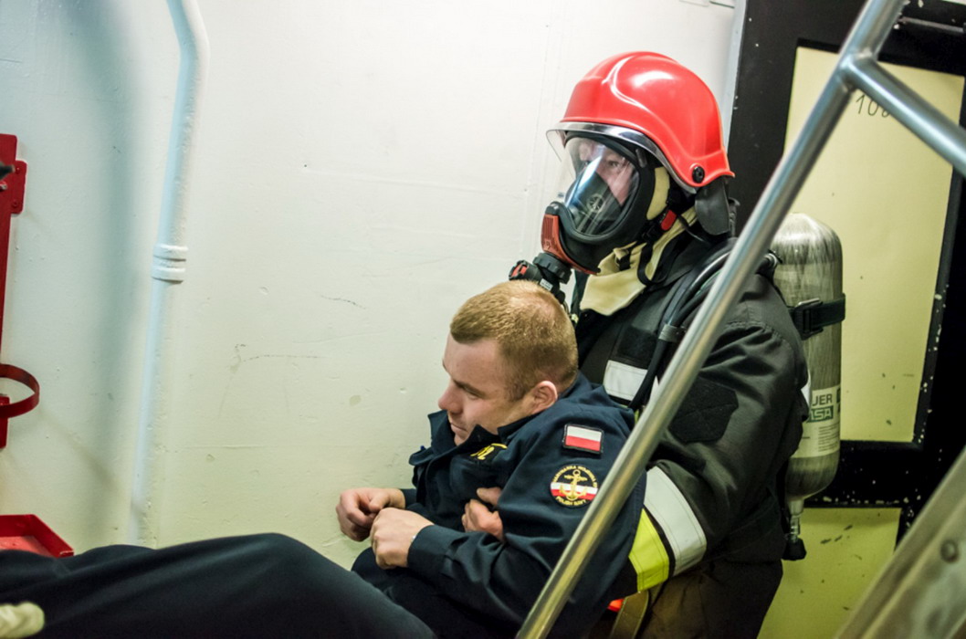 W środę, 23 kwietnia, na fregacie rakietowej ORP „Gen. T. Kościuszko” przeprowadzono ćwiczebny alarm pożarowy połączony z ewakuacją załogi