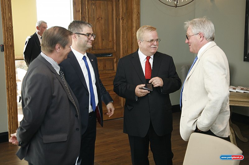 Podpisano umowę na rozbudowę intermodalnego terminalu kontenerowego w Gdańsku