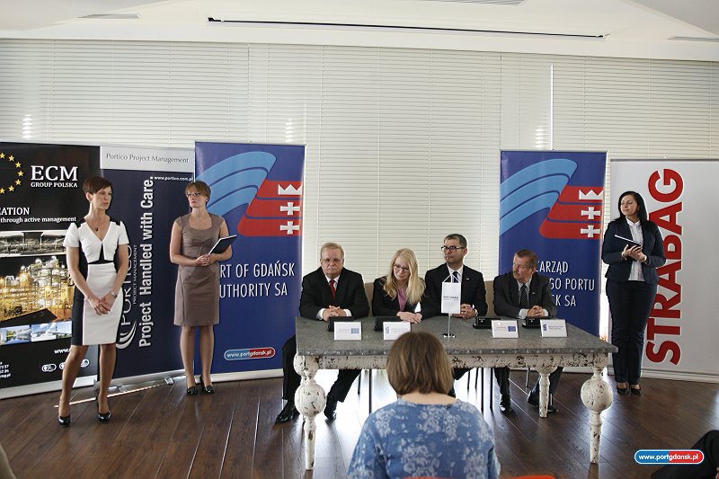 Podpisano umowę na rozbudowę intermodalnego terminalu kontenerowego w Gdańsku Podpisano umowę na rozbudowę intermodalnego terminalu kontenerowego w Gdańsku