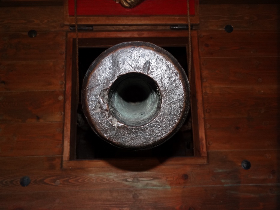 Element rekonstrukcji pokładu XVII-wiecznego okrętu Element rekonstrukcji pokładu XVII-wiecznego okrętu