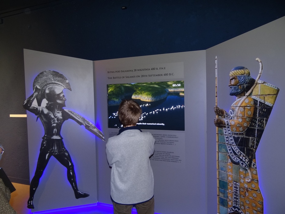 Tu można obejrzeć przebieg bitwy pod Salaminą Tu można obejrzeć przebieg bitwy pod Salaminą