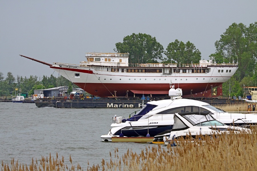 Wodowanie 65-metrowego żaglowca w stoczni Marine Projects dla Wietnamu