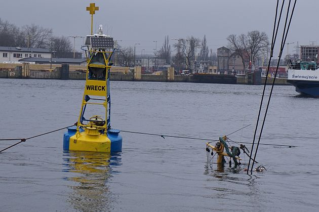 Akcja wydobycia z wody holownika Kuguar