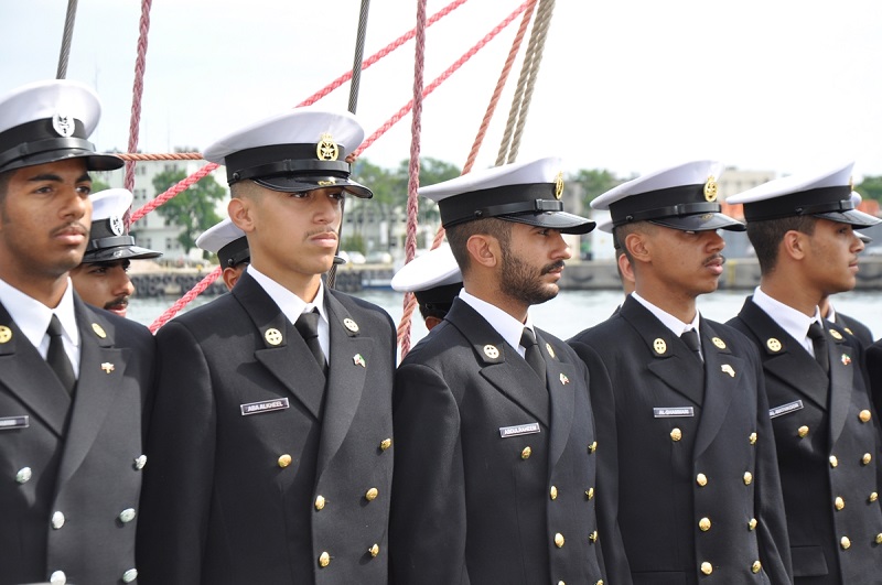 Zbiórka podchorążych i załogi na pokładzie ORP Iskra tuż przed wyjściem Zbiórka podchorążych i załogi na pokładzie ORP Iskra tuż przed wyjściem