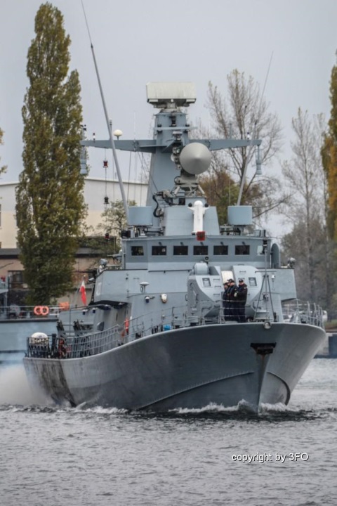 Operacja osłony morskich szlaków komunikacyjnych (foto: P. Leoniak) Operacja osłony morskich szlaków komunikacyjnych (foto: P. Leoniak)