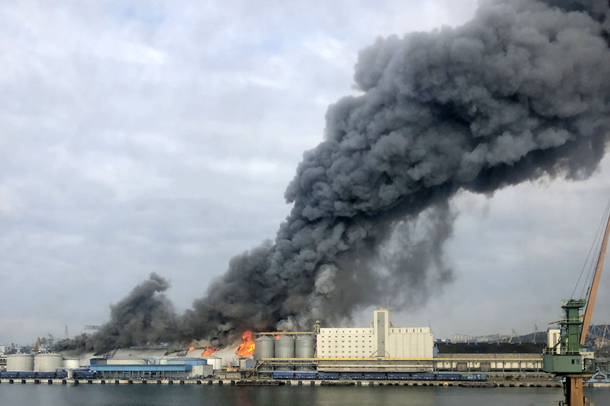 Port Gdynia pożar magazynu zbożowego