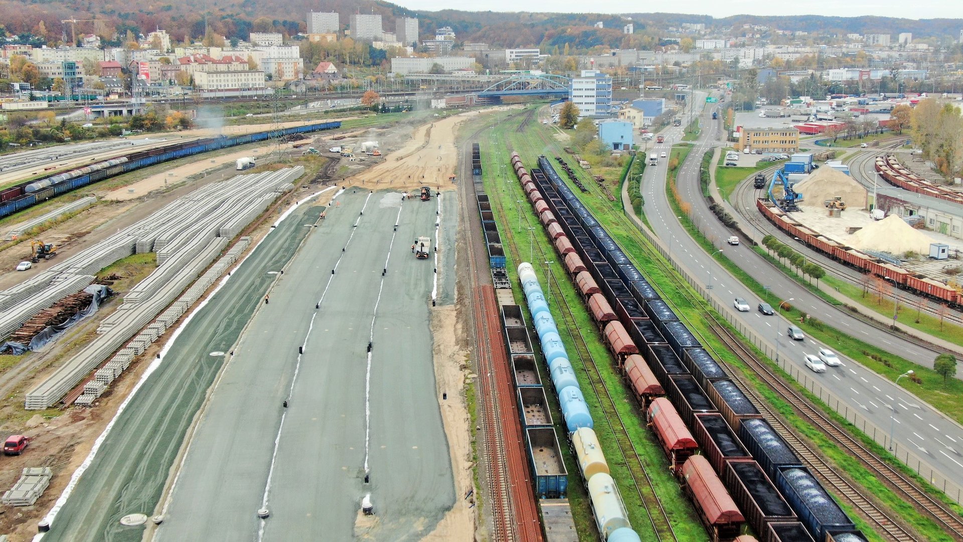 Węzeł kolejowy Port Gdynia zmodernizowany już w ponad 30 procentach | PortalMorski.pl