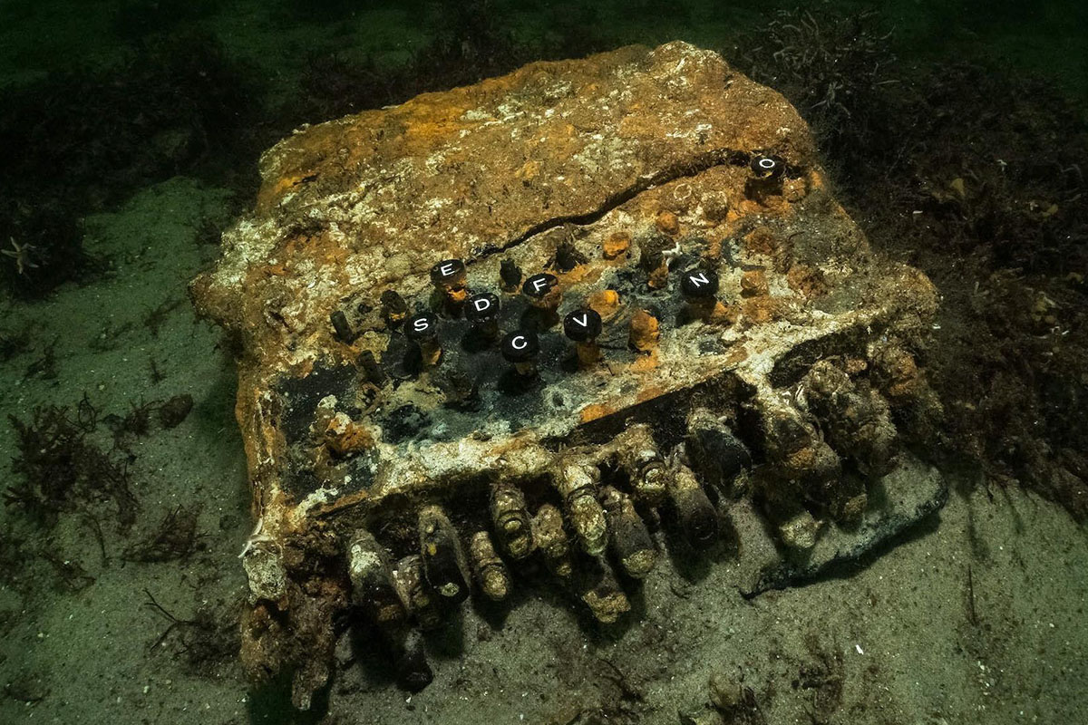 Enigma znaleziona przez nurków Submaris
