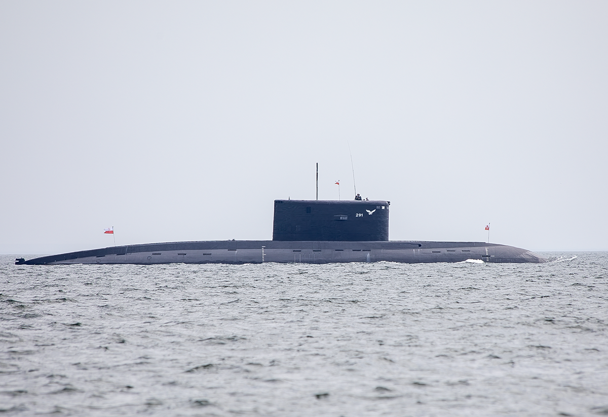 Defense Ministry chief: Government contract for submarine construction to be signed this year