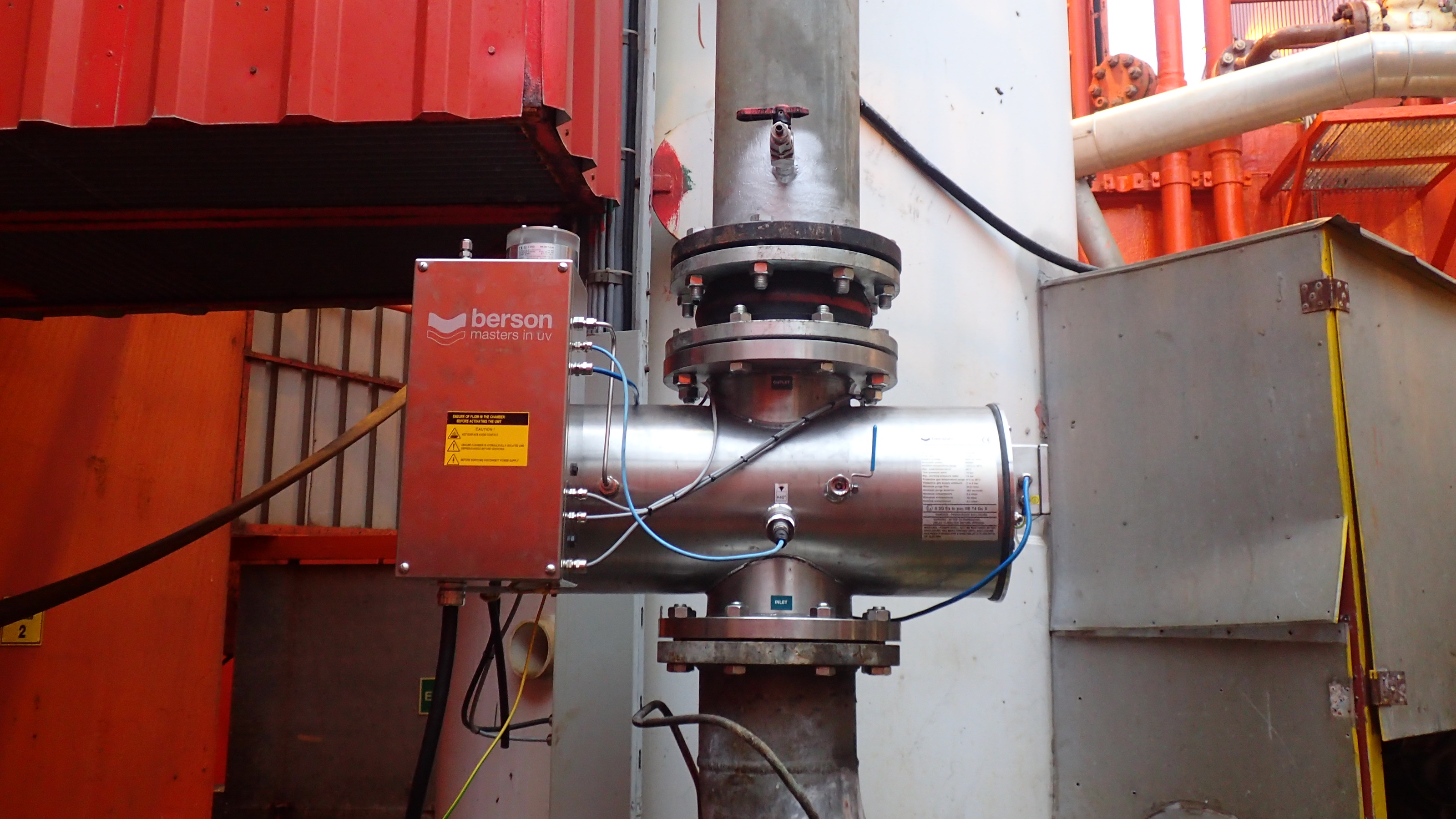 Lampa promieniowania ultrafioletowego (Fot.: LOTOS Petrobaltic)