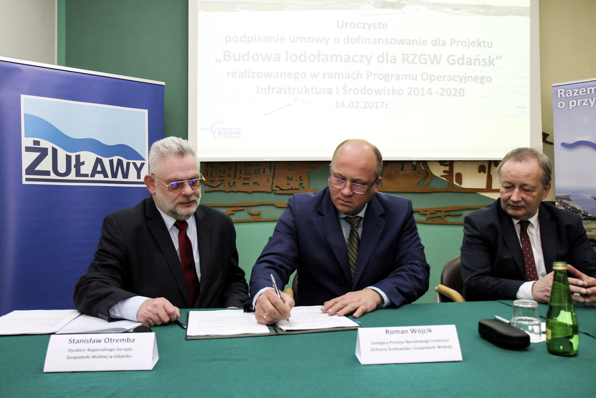 Podpisanie umowy o dofinansowanie dla projektu budowy nowych lodołamaczy. Fot.: LEW