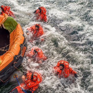 zaloga-okretu-ratowniczego-ORP-Zbyszko