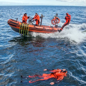 zaloga-okretu-ratowniczego-ORP-Zbyszko