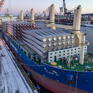 Dostawa-lopat-turbin-wiatrowych-w-Porcie-Gdynia