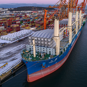 Dostawa-lopat-turbin-wiatrowych-w-Porcie-Gdynia