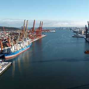 Dostawa-lopat-turbin-wiatrowych-w-Porcie-Gdynia