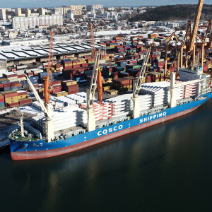 Dostawa-lopat-turbin-wiatrowych-w-Porcie-Gdynia