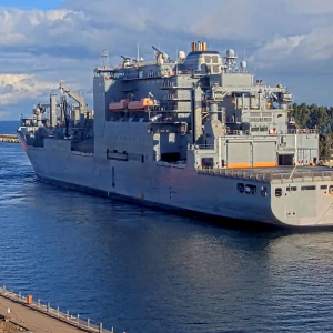 Okret-US-Navy-USNS-Robert-E.-Peary-w-Porcie-Gdańsk