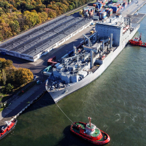Okret-US-Navy-USNS-Robert-E.-Peary-w-Porcie-Gdańsk