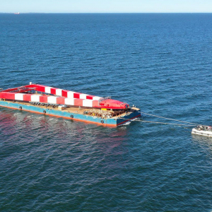 Transport suwnicy Konecranes drogą morską