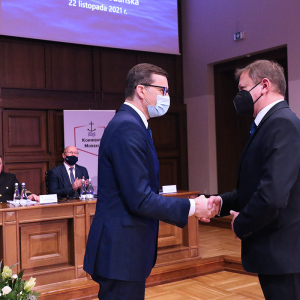 Premier Mateusz Morawiecki i Adam Ruszkowski – prezes zarządu Remontowa Holding SA.