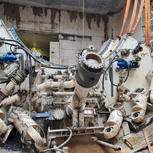 Tunel pod Świną - Maszyna TBM w szybie odbiorczym demontaż