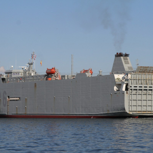 Okręt logistyczny Ysabel z 200 w porcie Gdynia