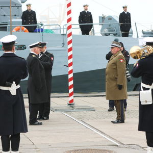 Uroczystość podniesienia bandery na ORP Albatros