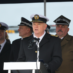 Uroczystość podniesienia bandery na ORP Albatros
