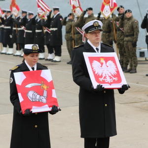 Uroczystość podniesienia bandery na ORP Albatros
