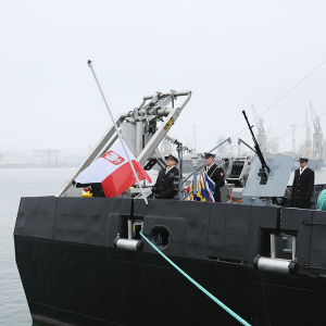 Uroczystość podniesienia bandery na ORP Albatros