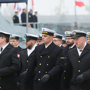 Uroczystość podniesienia bandery na ORP Albatros