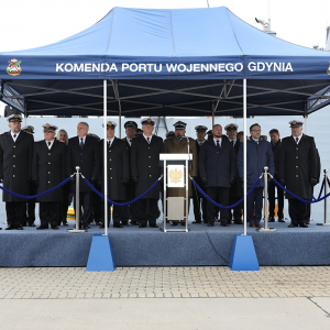Uroczystość podniesienia bandery na ORP Albatros
