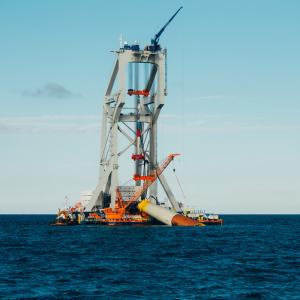 Aktualnie trwają prace fundamentowe, obejmujące instalację monopali i elementów przejściowych