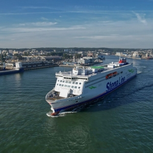 Stena Ebba wypływa z Portu Gdynia.