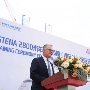 Niclas Mårtensson podczas uroczystości nadania imienia Stena Connecta nowemu statkowi Stena Line.