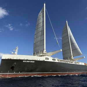 Neoliner Origin pod żaglami. Fot.: RMK Marine