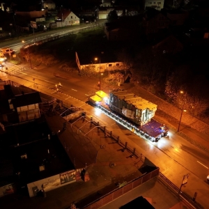 Nocny transport drogowy transformatorów na teren stacji w Osiekach Lęborskich.
