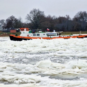 Lodołamacz Odyniec na Odrze.