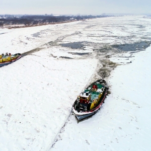 Lodołamacze udrożniły ujście Wisły.